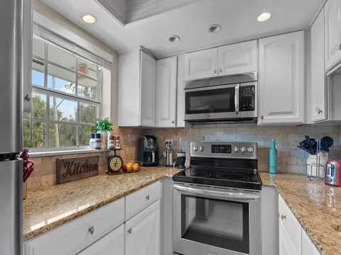 1901 Indian River Blvd #201A, Vero Beach, FL 32960