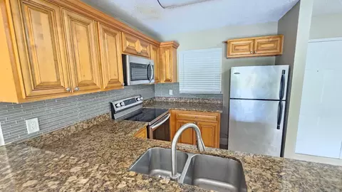 1581 Balfour Point Dr #G, West Palm Beach, FL 33411