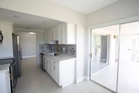 8002 Lagos De Campo Blvd #B306, Tamarac, FL 33321