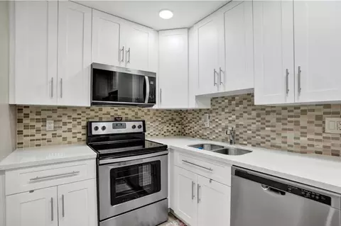 4980 E Sabal Palm Blvd E #124, Tamarac, FL 33319