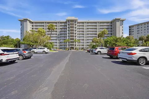 4015 W Palm Aire Dr #1001, Pompano Beach, FL 33069