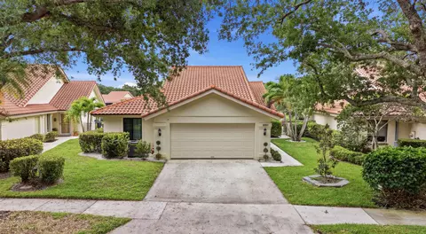 2860 Cuyahoga Ln, West Palm Beach, FL 33409