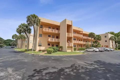 8390 Lagos De Campo Blvd #301, Tamarac, FL 33321