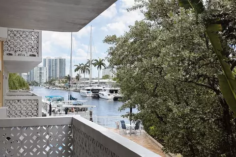3220 Bayview Dr #211, Fort Lauderdale, FL 33306