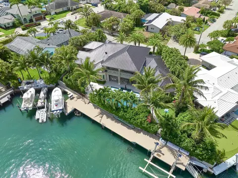 1140 Powell Dr, Singer Island, FL 33404