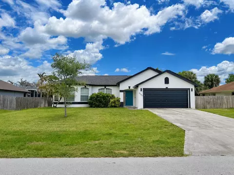 2592 SW National Cir, Port Saint Lucie, FL 34953