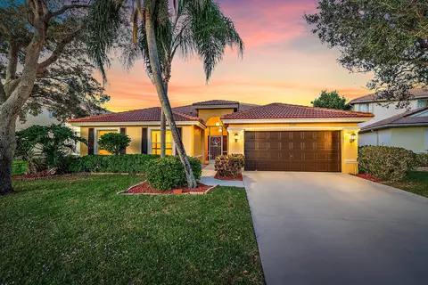 6206 Indian Forest Cir, Lake Worth, FL 33463