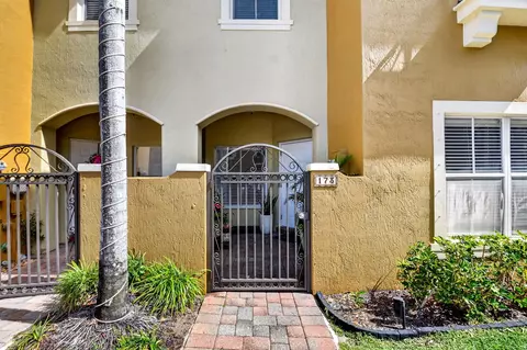 173 Lake Monterey Cir, Boynton Beach, FL 33426