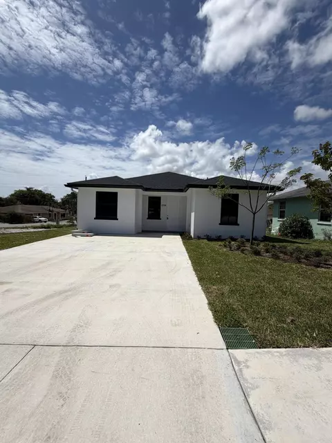 1209 W 33rd St, Riviera Beach, FL 33404