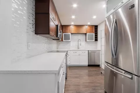 7000 NW 17th St #419, Plantation, FL 33313