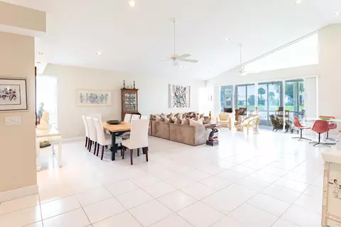 6400 Three Lakes Ln, Boynton Beach, FL 33437