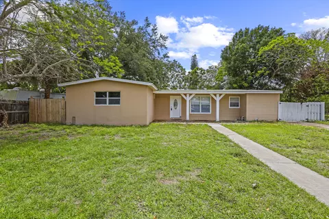 180 SE Serenata Ct, Port Saint Lucie, FL 34983