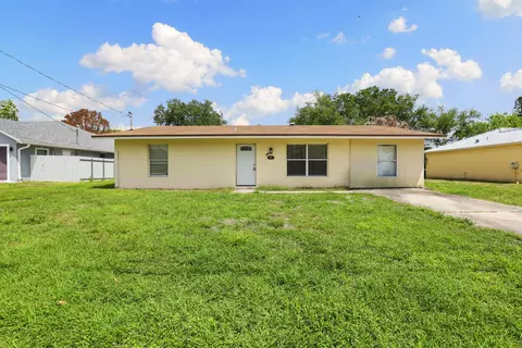 333 SW Lucero Dr, Port Saint Lucie, FL 34983
