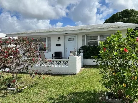 7110 NW 72nd St, Tamarac, FL 33321