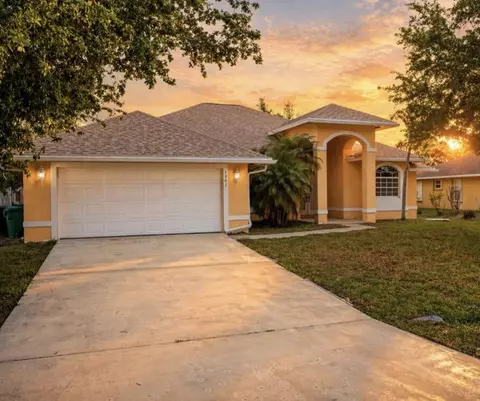 1961 SW Delmonico Ave, Port Saint Lucie, FL 34953