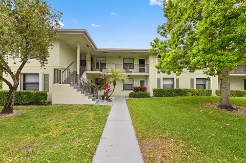 1701 Sabal Ridge Cir #B, Palm Beach Gardens, FL 33418