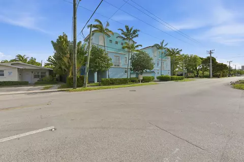 1705 Johnson St #D, Hollywood, FL 33020