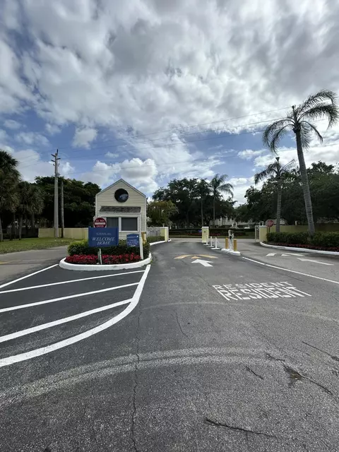 3469 NW 44th St #104, Lauderdale Lakes, FL 33309