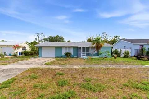 1032 Winsome Rd, North Fort Myers, FL 33903