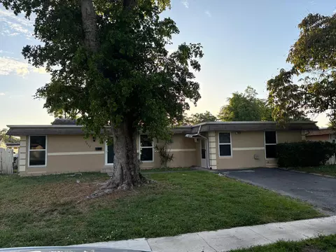 7815 NW 67th Ave, Tamarac, FL 33321