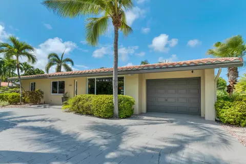2401 NE 17th Ter, Wilton Manors, FL 33305