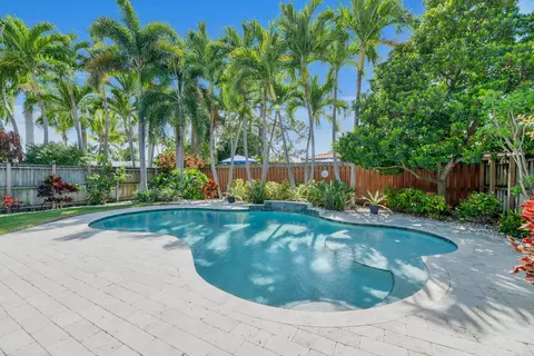 2401 NE 17th Ter, Wilton Manors, FL 33305