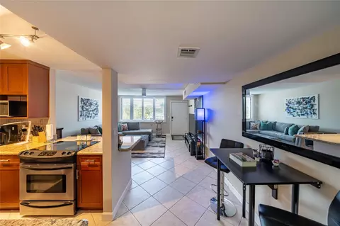 1901 N Andrews Ave #206, Wilton Manors, FL 33311