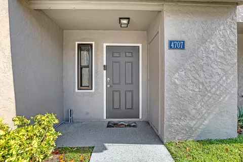 4707 Pier Dr, Greenacres, FL 33463