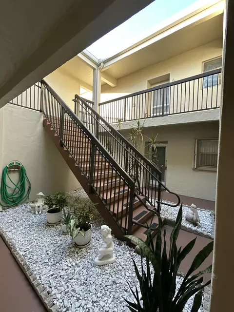 2540 Boundbrook Blvd #205, Palm Springs, FL 33406
