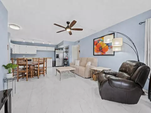 13750 Oneida Dr #E1, Delray Beach, FL 33446