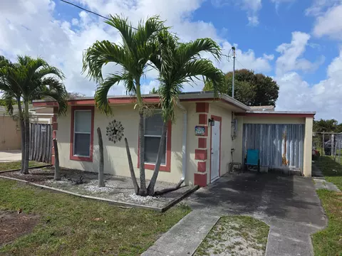 7 Miller Rd, Palm Springs, FL 33461