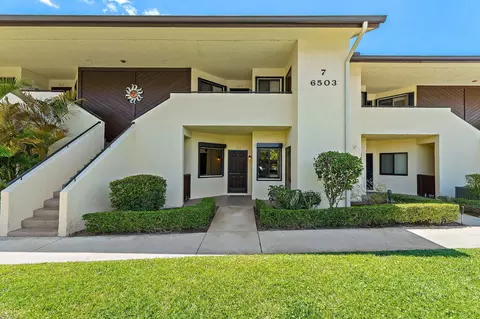 6503 SE Williamsburg Dr #104, Hobe Sound, FL 33455