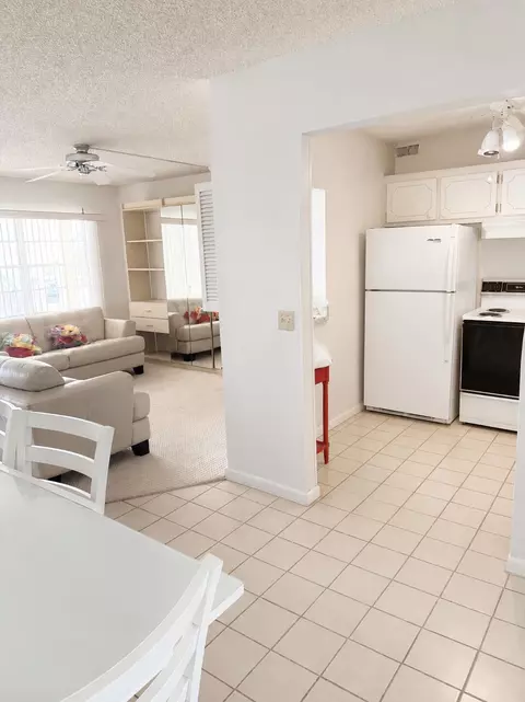 227 Dorset F, Boca Raton, FL 33434