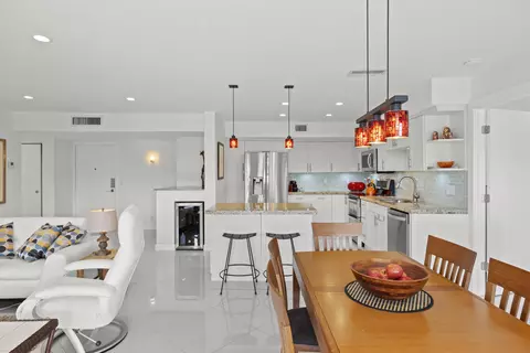 300 Diplomat Pkwy UNIT 317, Hallandale Beach, FL 33009