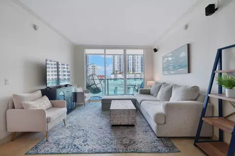 350 SE 2nd St, Fort Lauderdale, FL 33301