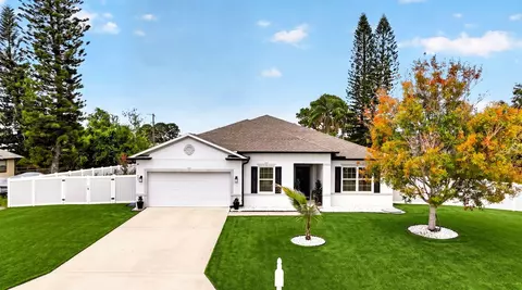 491 SE Lancaster Ave, Port Saint Lucie, FL 34984