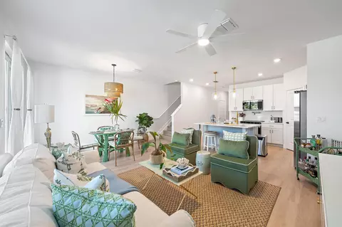 Living - 327 SE Halifax Ln, Stuart, FL 34994 photo 2 of 4