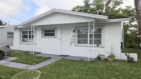 2612 NW 49th St NW, Tamarac, FL 33309