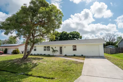 1911 SE Carvalho St, Port Saint Lucie, FL 34983