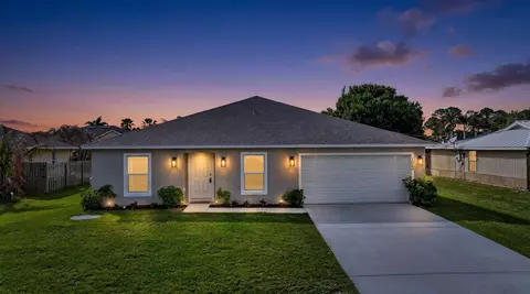 1932 SW Lennox St, Port Saint Lucie, FL 34953