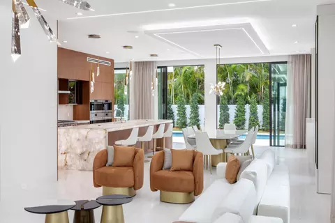 310 NE 2nd St, Boca Raton, FL 33432