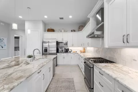 6390 High Pointe West Way, Vero Beach, FL 32967