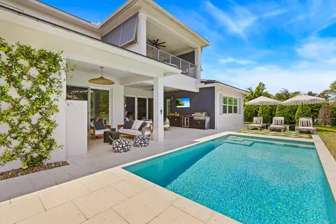 2465 NEvinrude Cir, Jensen Beach, FL 34957