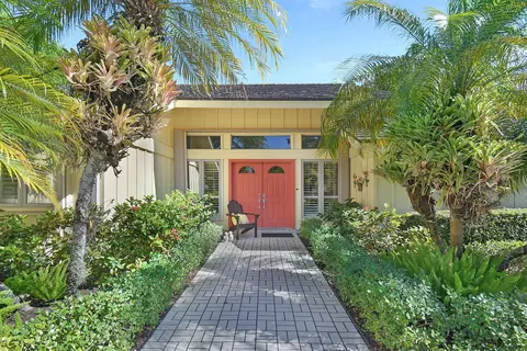 6111 SE Winged Foot Dr, Stuart, FL 34997