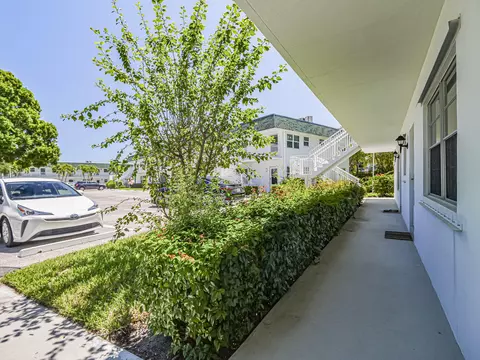 2800 Indian River Blvd #4R, Vero Beach, FL 32960