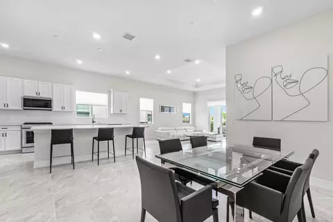 12325 Frontline Ln, Palm Beach Gardens, FL 33412