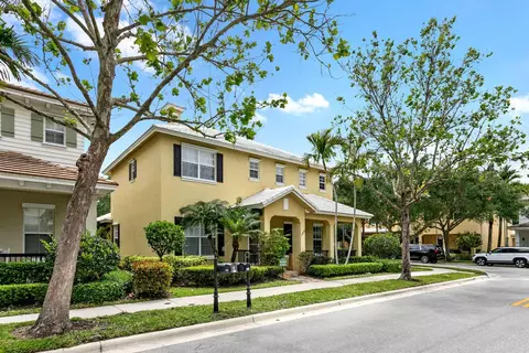 104 Kopsia Dr, Jupiter, FL 33458