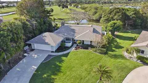 8015 SE Trenton Ave, Hobe Sound, FL 33455