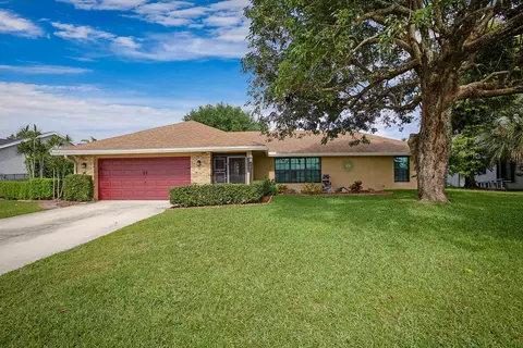 8272 Blue Cypress Dr, Lake Worth, FL 33467