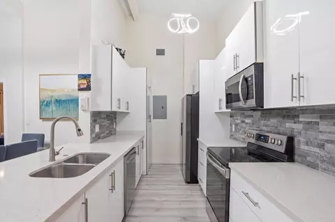 3414 Freedom Dr, Hollywood, FL 33021